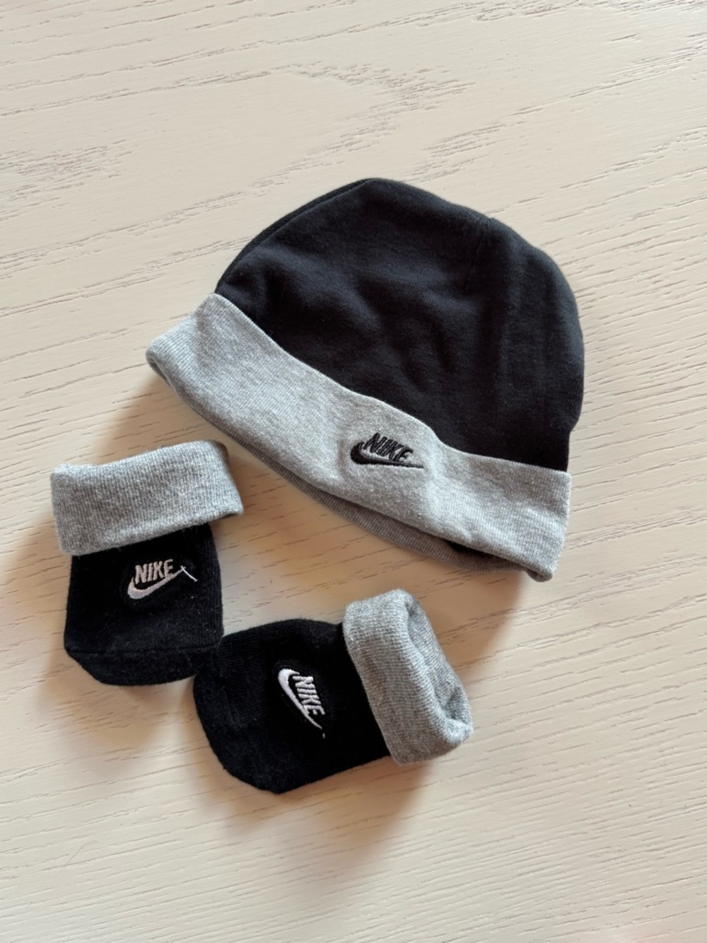 Baby beanies and mittens set